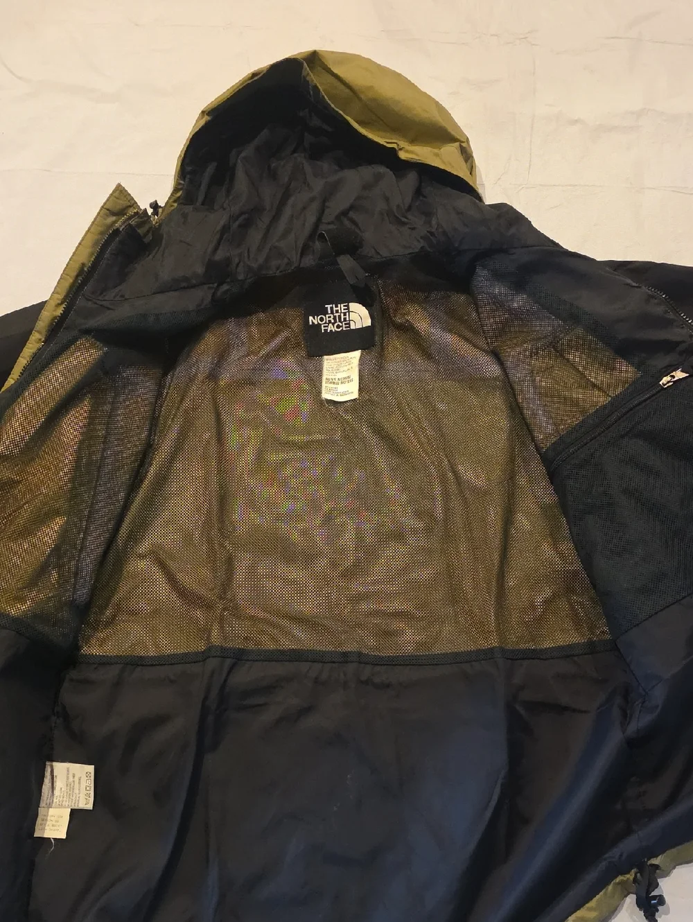 The North Face Gore-Tex Vintage Men’s Mountain Light Shell Jacket Tumbleweed‎ M